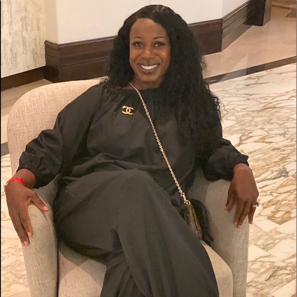 Meet your Posher, Faye “Gina” - Picture 1 of 2